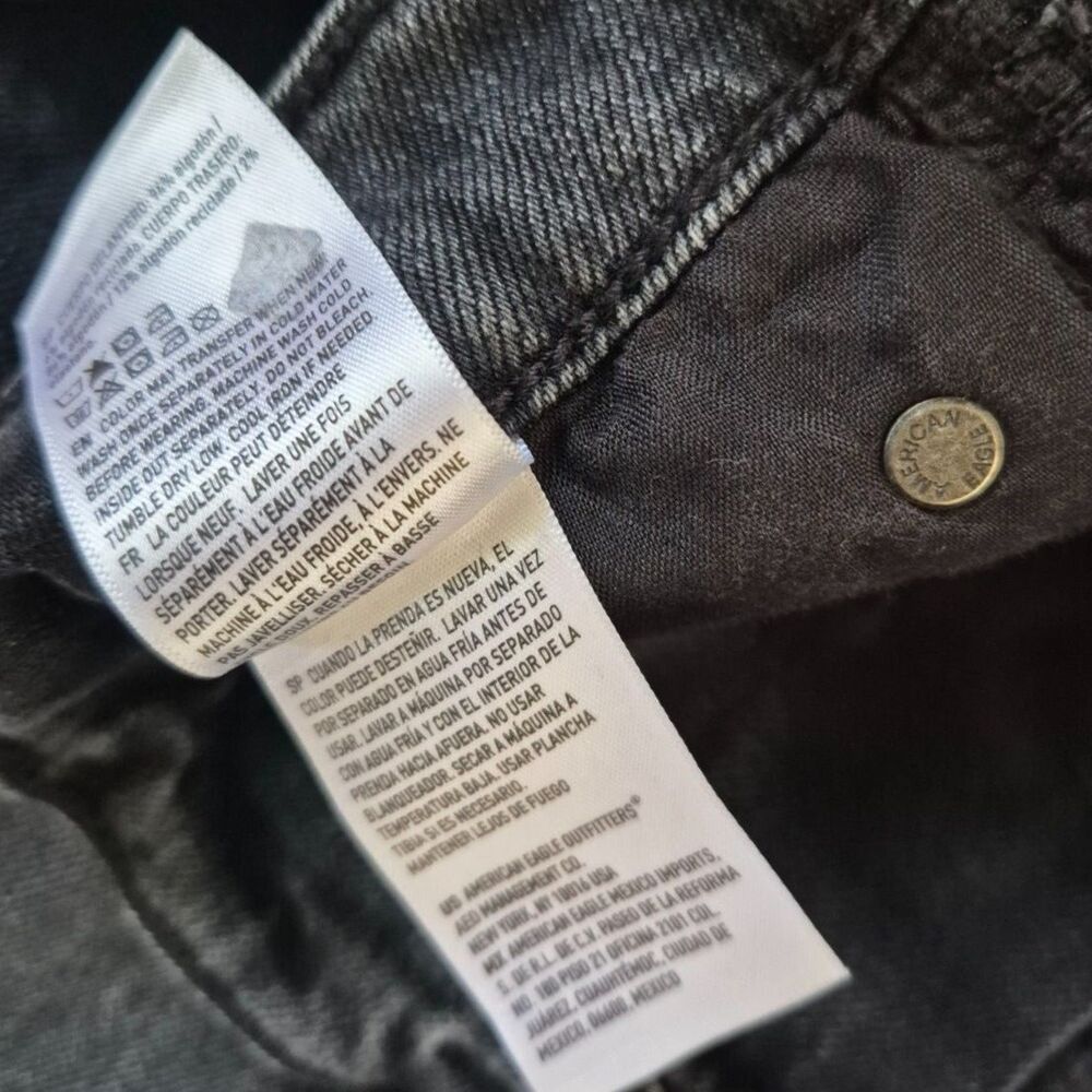 American Eagle Strigid Highest Waist Straight Leg Jeans Black Denim Size 4 Short - Picture 11 of 13